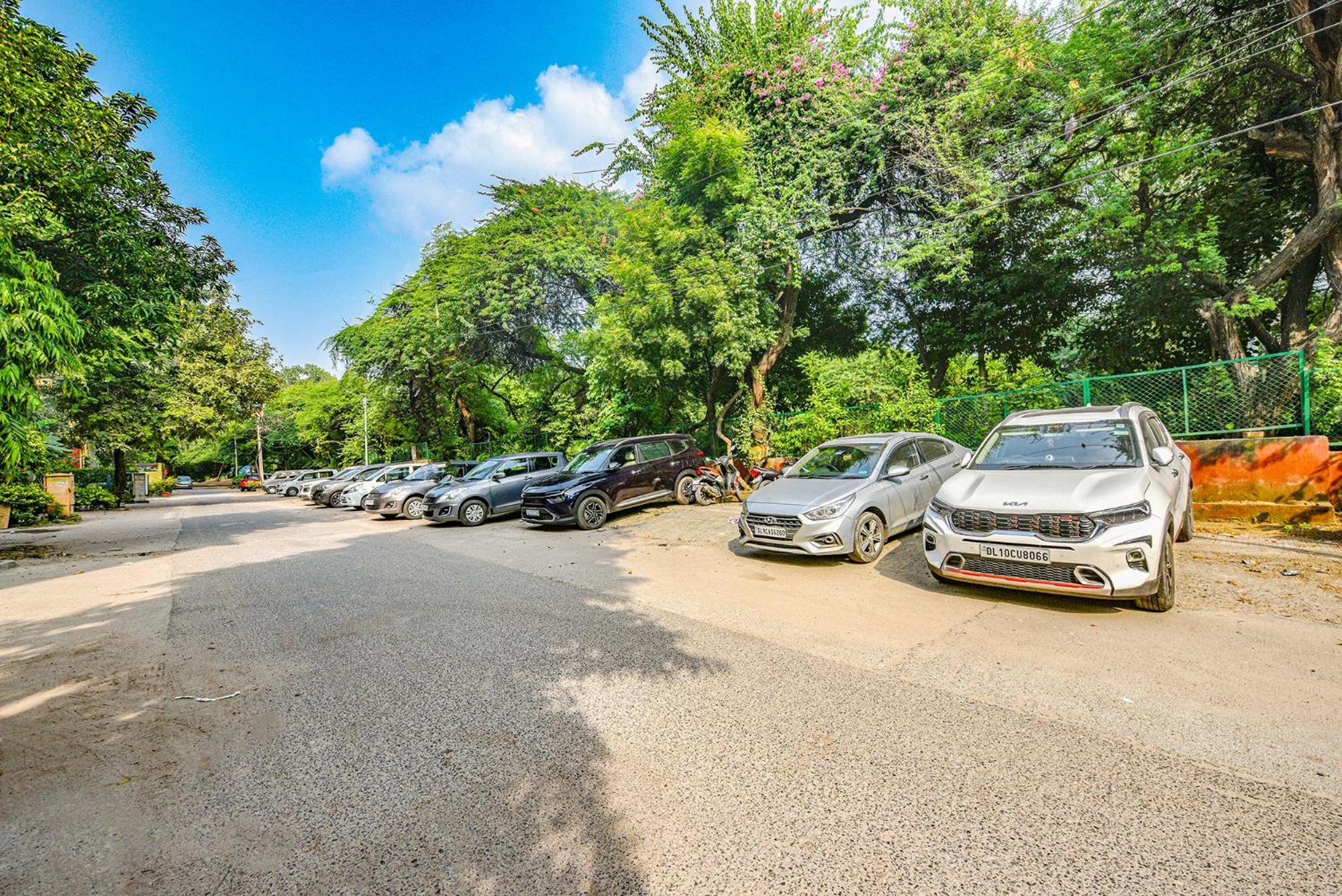 Fabhotel Aashraye New Delhi Buitenkant foto