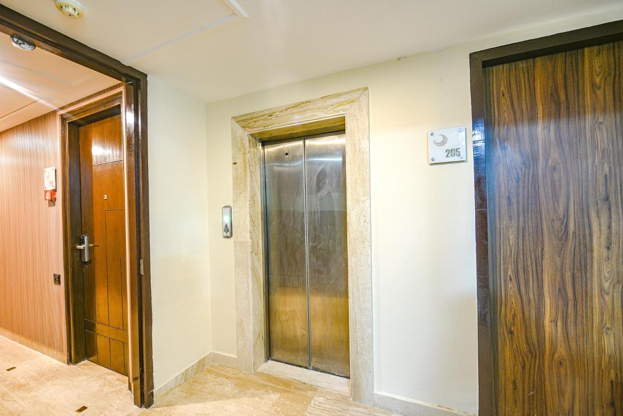 Fabhotel Aashraye New Delhi Buitenkant foto